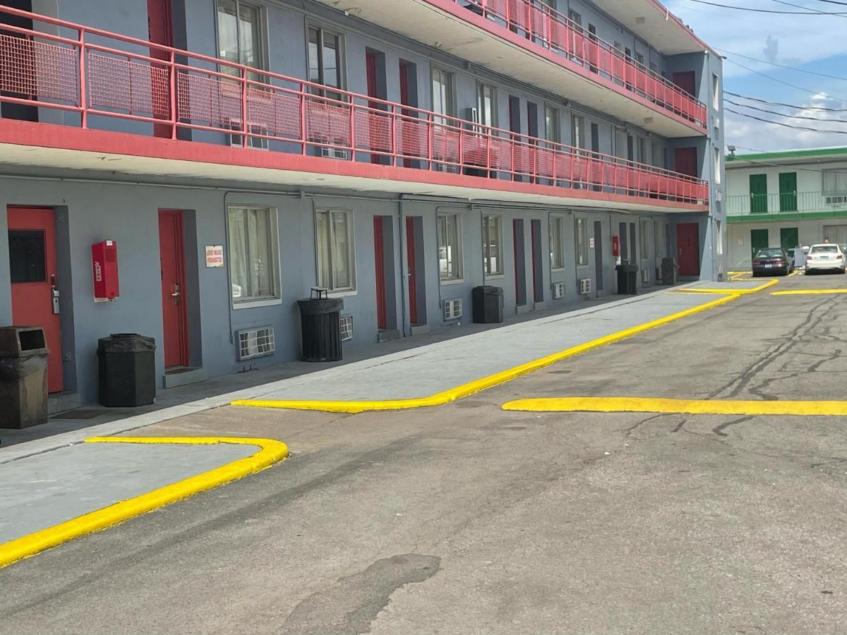 Budgetel Inn And Suites - Louisville Exterior photo