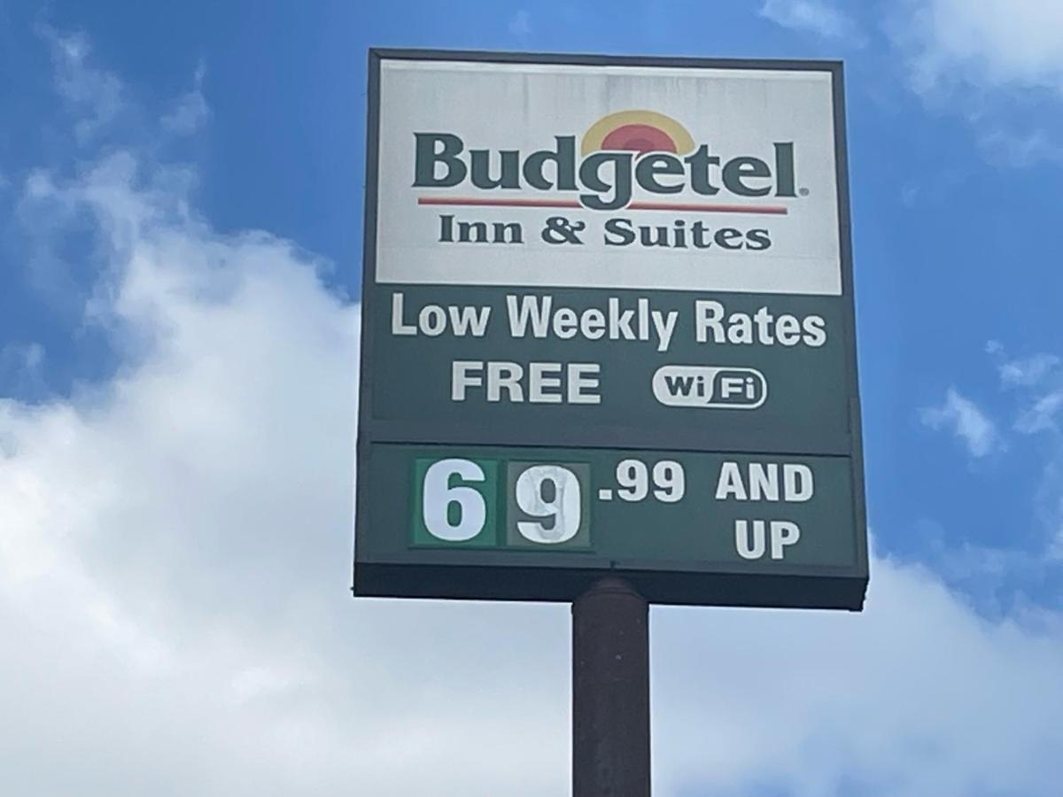 Budgetel Inn And Suites - Louisville Exterior photo